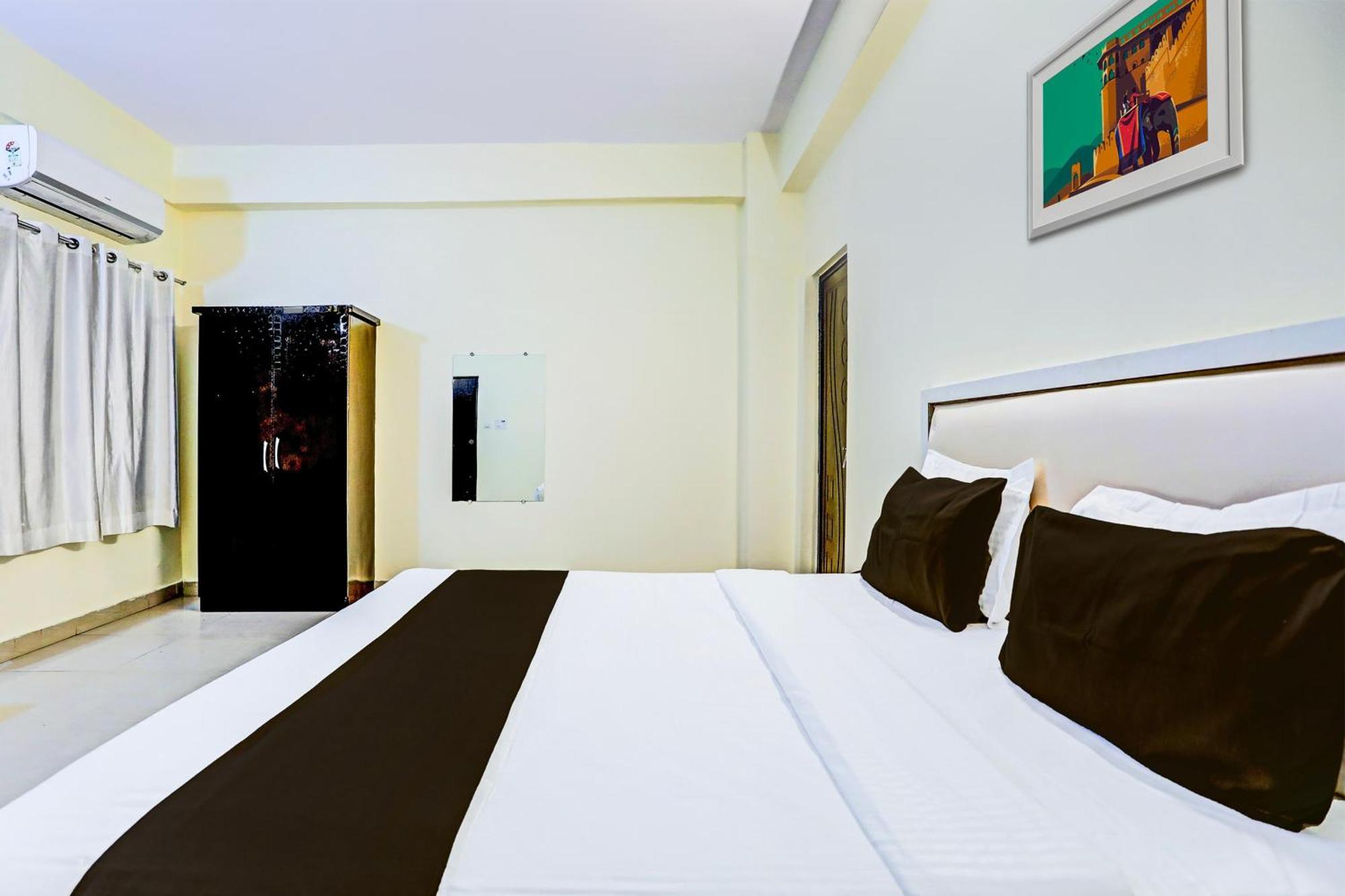 Super Hotel O Hyderabad Gate Iit Bhu Kakarmatha 外观 照片