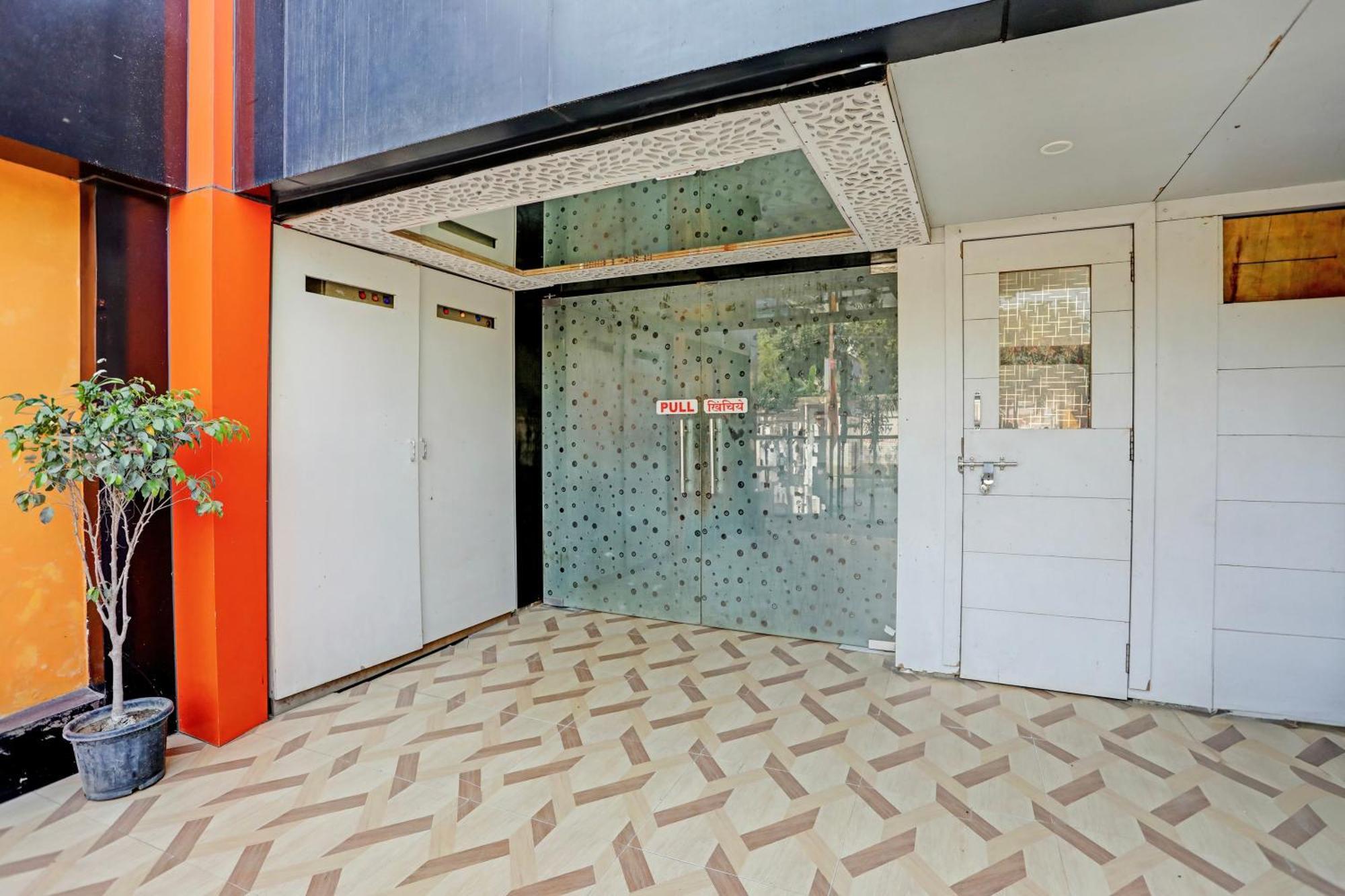 Super Hotel O Hyderabad Gate Iit Bhu Kakarmatha 外观 照片